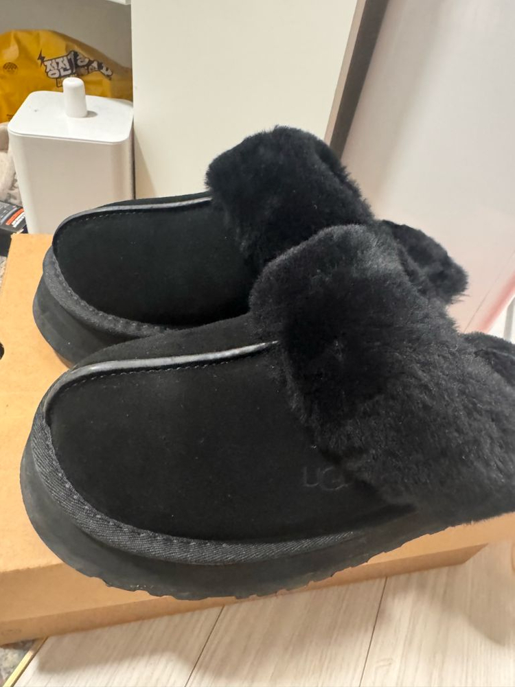 황금사이즈))UGG 어그 슬리퍼 블랙(디스케트 us7/235~240)--2