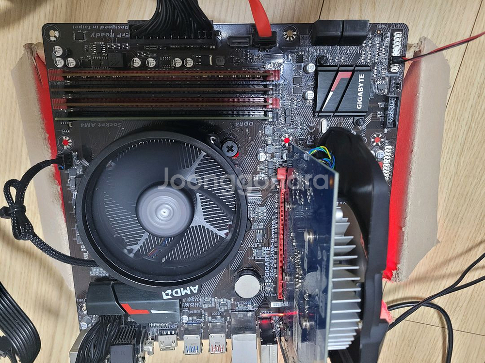 라이젠5 2600 기가바이트 AB350M 팝니다--1