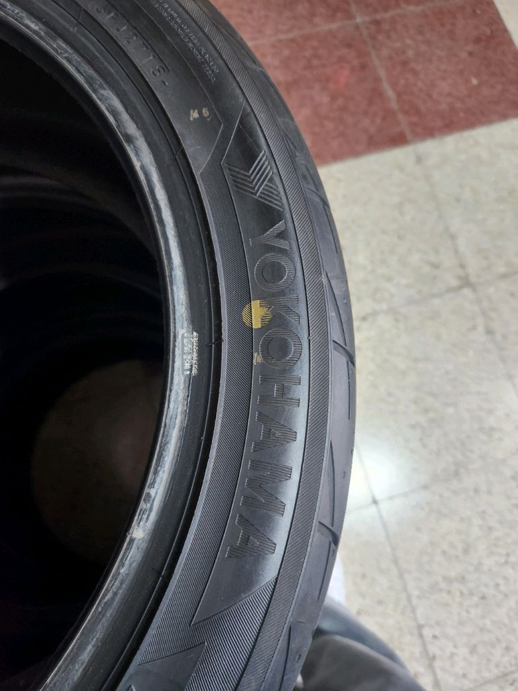 요코하마 어드반 V701 UHP 썸머타이어 4짝 15만 이미지