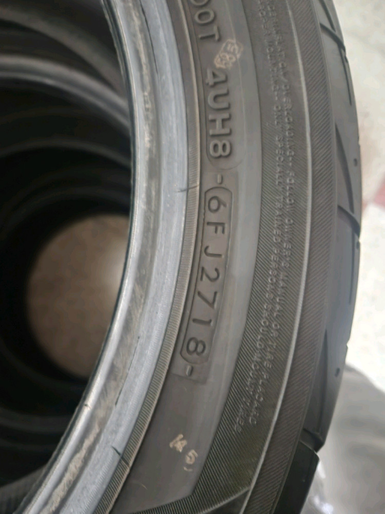 요코하마 어드반 V701 UHP 썸머타이어 4짝 15만 이미지