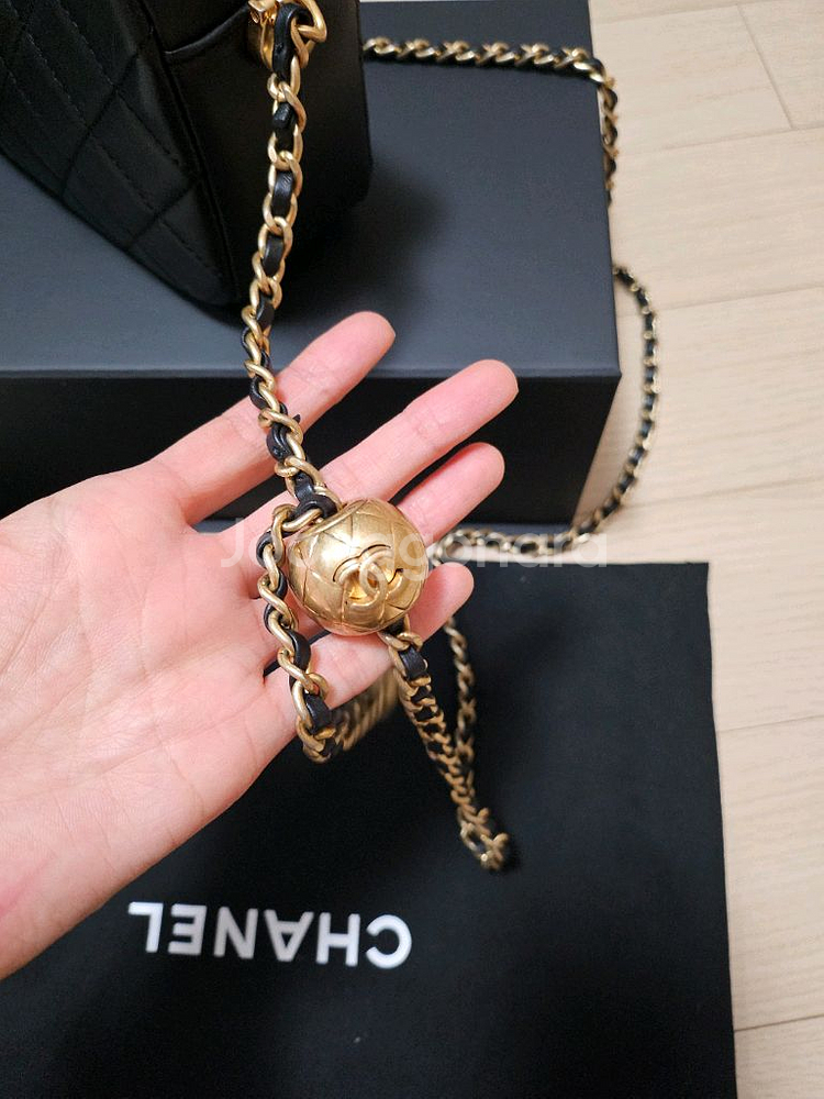 샤넬 카메라백 골드볼--5