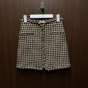 산드로 하운드투스 체크치마 스커트