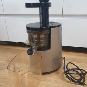 휴롬 2세대 HH-SBF11 착즙기 판매합니다. 이미지