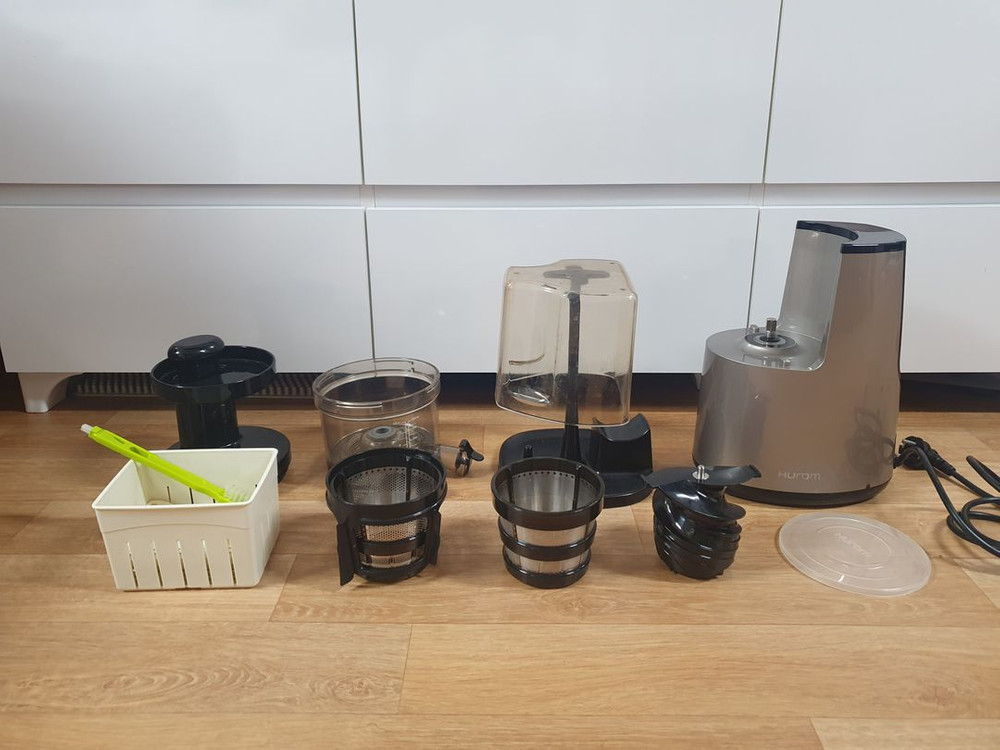 휴롬 2세대 HH-SBF11 착즙기 판매합니다. 이미지