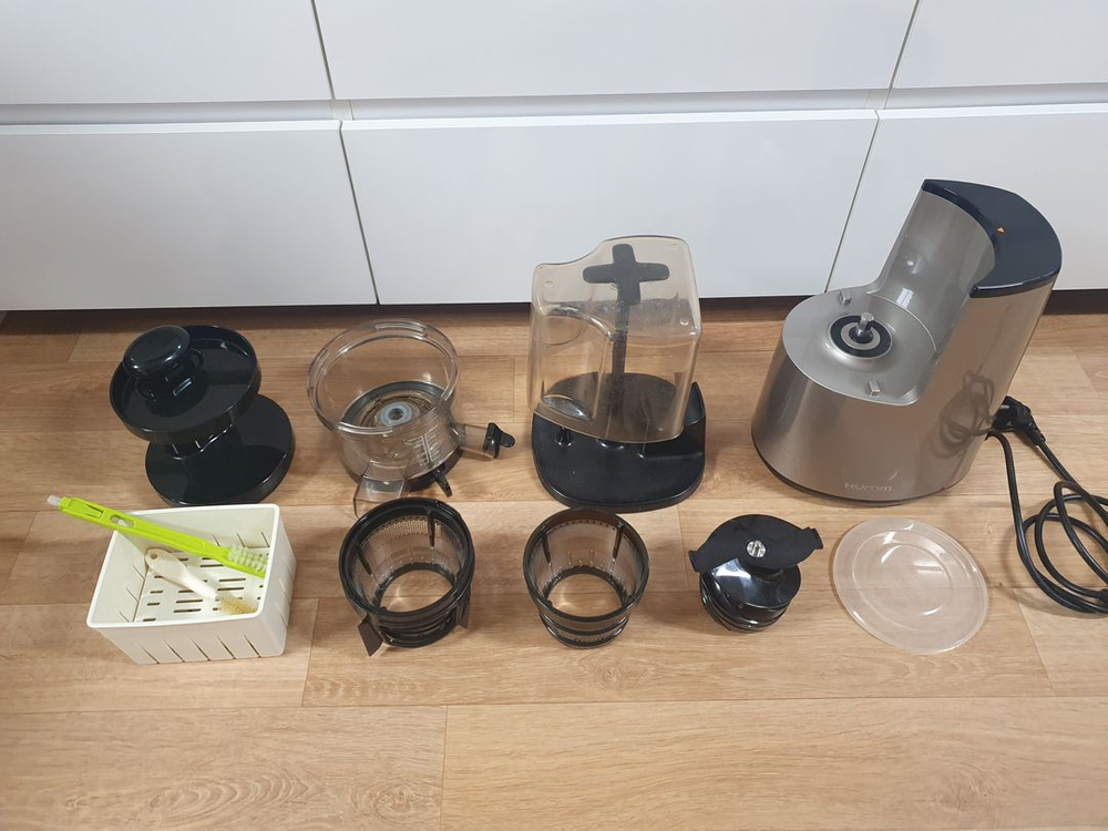 휴롬 2세대 HH-SBF11 착즙기 판매합니다. 이미지