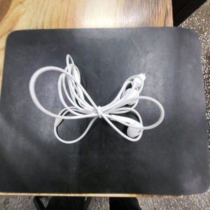 아이폰 유선 이어폰(8핀)