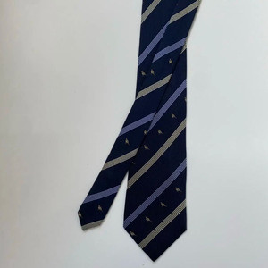 닥스 프레피룩 넥타이 다크네이비 스트라이프패턴 폭9센티