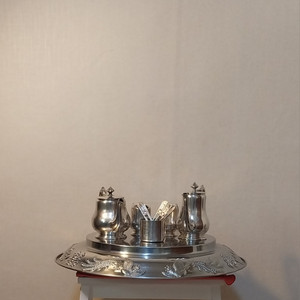 (소품/수집)독일 엔틱오브제 티셋트팝니다.