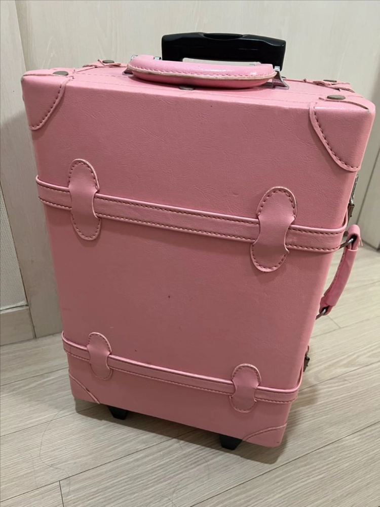 핑크 캐리어 가방 이미지