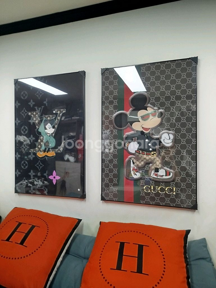 구찌 피규어 디즈니 미키마우스 그림액자 그림 액자 팝아트 인테리어소품 명품그림 명품액자 꽃 곰인형 콜라보 인테리어--5
