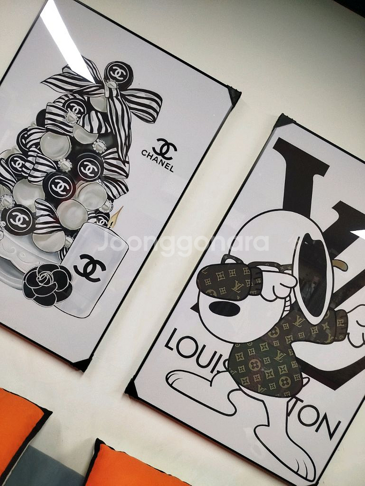 샤넬 크리스마스 크리 스누피 루이비통 피규어 그림액자 그림 액자 팝아트 인테리어소품 명품그림 명품액자 꽃 곰인형--1