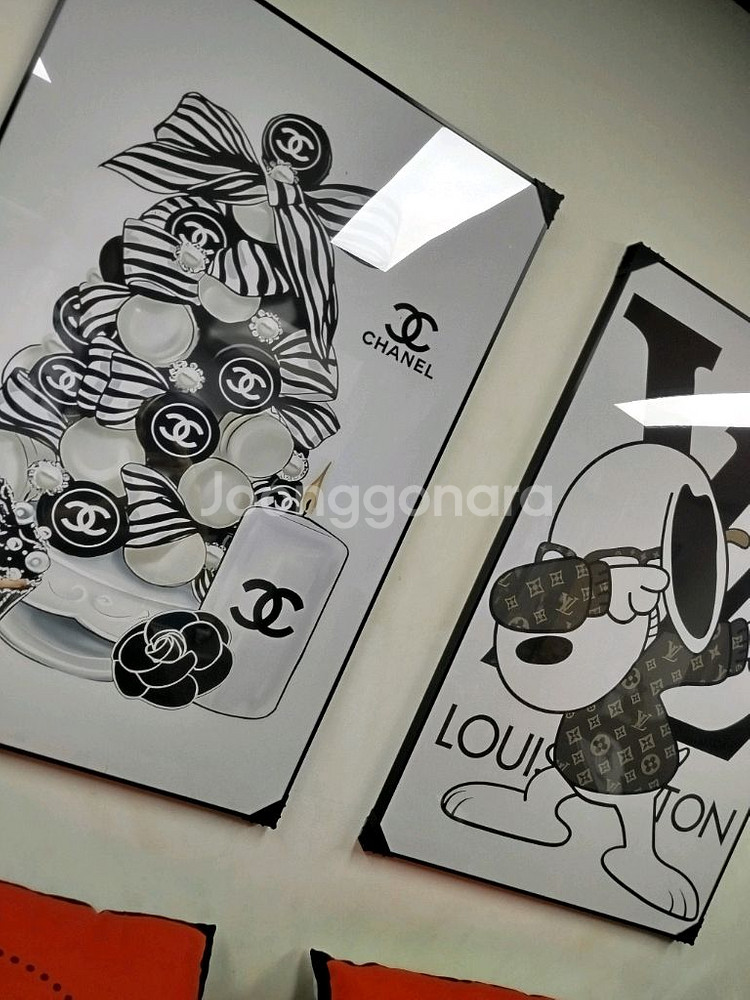 샤넬 크리스마스 크리 스누피 루이비통 피규어 그림액자 그림 액자 팝아트 인테리어소품 명품그림 명품액자 꽃 곰인형--2