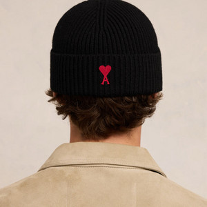 새상품)아미 하트 로고 블랙 비니