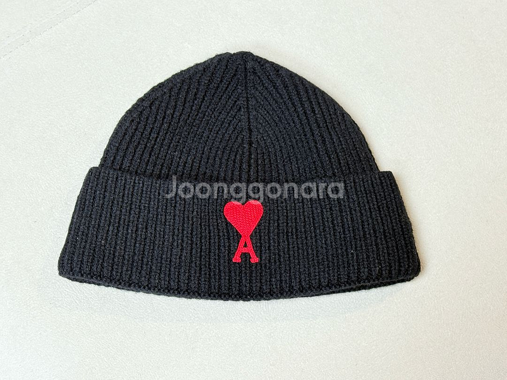 새상품)아미 하트 로고 블랙 비니--3