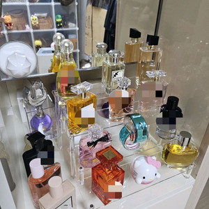 피규어 장식장 아크릴 정리대 4단 계단식 진열대 향수 피규어 인형 장식품 정리대