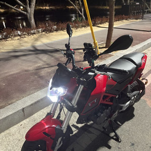 베넬리 tnt125 2021년식 신차급