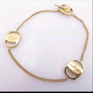 살바토르 페라가모18k 골드도금 바라체인 팔찌