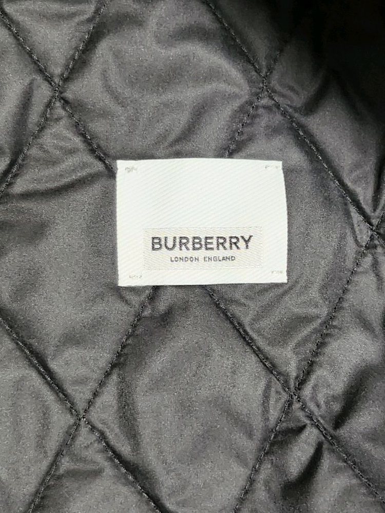 새상품 버버리 타이팅 퀄팅 경량 코트M--4