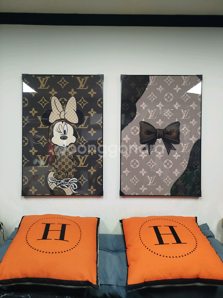 루이비통 미키마우스 피규어 그림액자 그림 액자 팝아트 인테리어소품 명품그림 명품액자 꽃 인테리어 유화 해바라기 거실--2