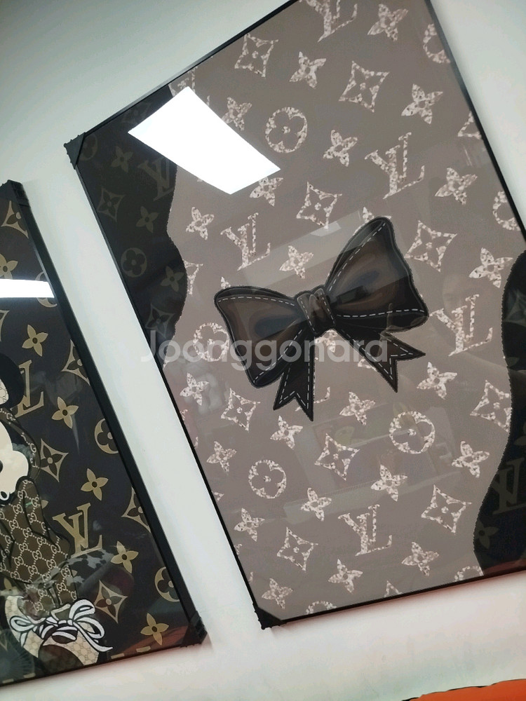 루이비통 리본 가방 피규어 그림액자 그림 액자 팝아트 인테리어소품 명품그림 명품액자 꽃 인테리어 유화 해바라기 거실--1