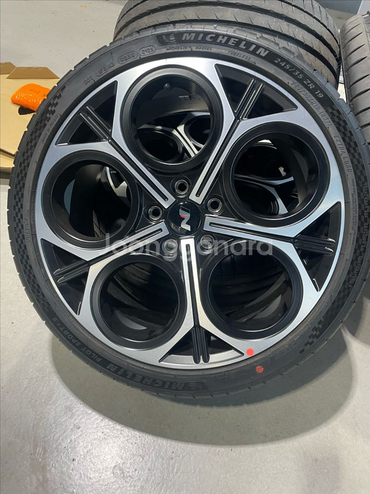 아반테n 리볼버19인치휠/미쉐린ps4s 245/35/19 타이어--2