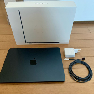 (신동급)맥북 에어 13인치 M2/16GB RAM/256GB SSD/미드나이트