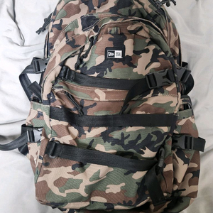 뉴에라 카모플라주 백팩