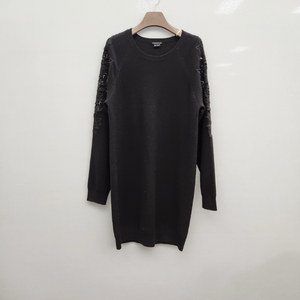 Theory 띠어리 블랙 레이스 포인트 니트 이미지