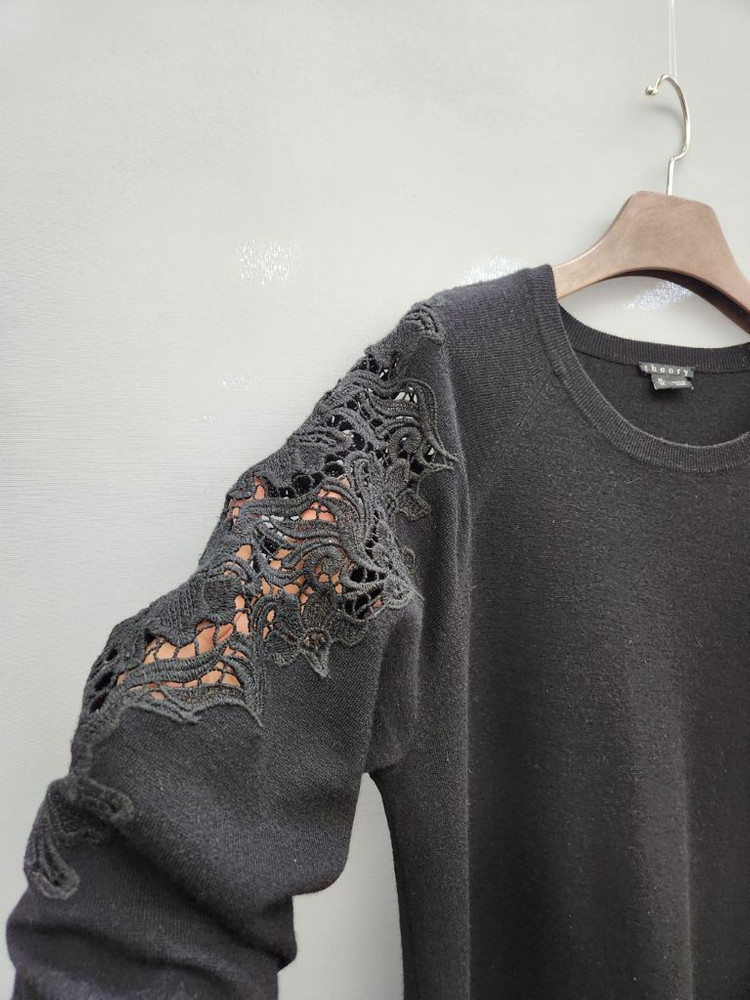 Theory 띠어리 블랙 레이스 포인트 니트 이미지