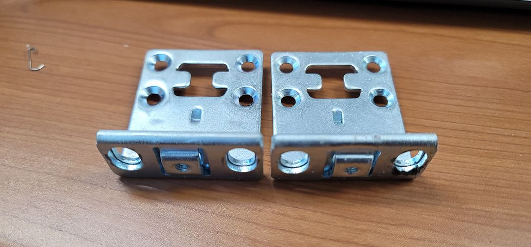 쥬니퍼 EX2300 용 랙 마운트 가이드 2개 1조(A급 중고) 이미지