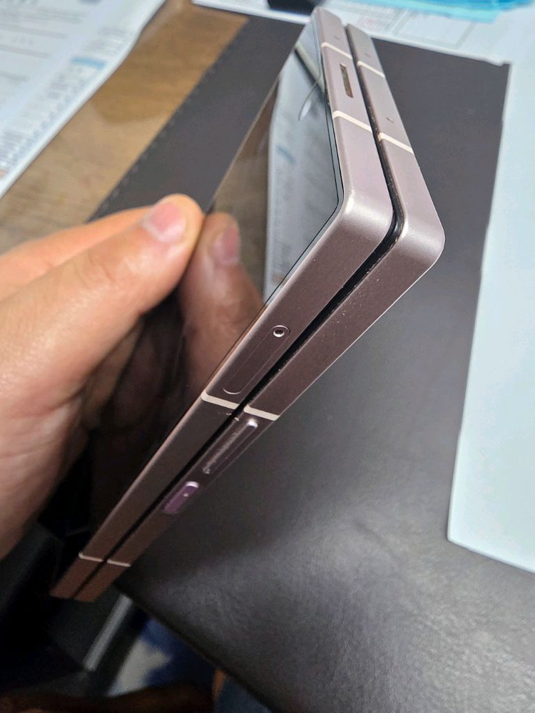 갤럭시 Z 폴드 6 상태 특A급 중고 판매 합니다.--3