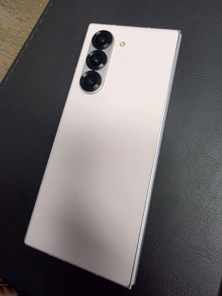 갤럭시 Z 폴드 6 상태 특A급 중고 판매 합니다.--5