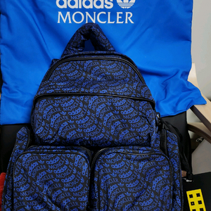 몽클레어 X 아디다스 백팩