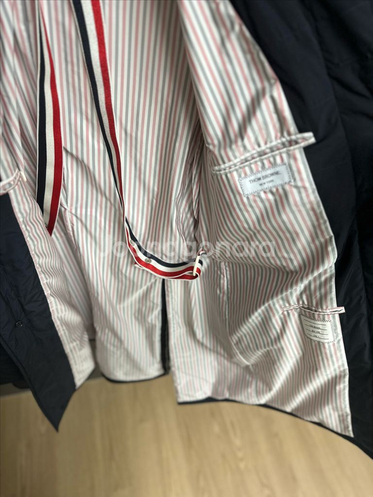 톰브라운 백삼선 금장 패딩코트 4사이즈--4