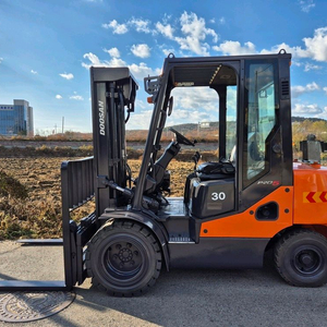 두산지게차 D30S-5 3단,자동발,반캐빈,3스풀,더블