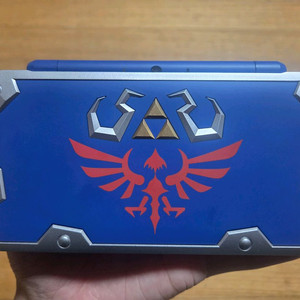 닌텐도 2DS XL 하일리아의 방패 에디션