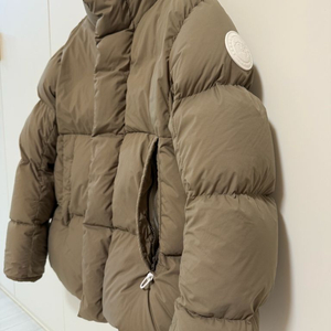 캐나다구스 에버렛 푸퍼 패딩(판매완료)