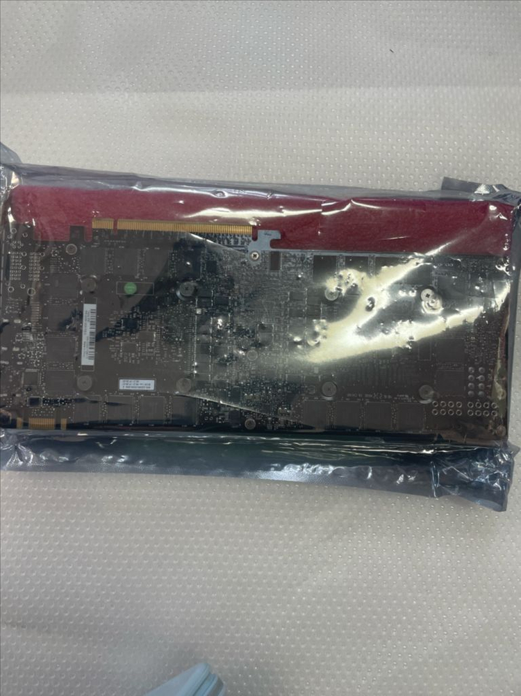 NVIDIA Tesla K80 GPU. 그래픽 카드 #1--1