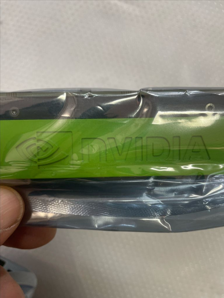 NVIDIA Tesla K80 GPU. 그래픽 카드 #1--4