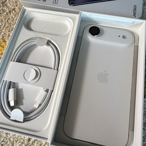 아이폰17에어 골드256기가 새상품급팝니다