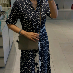 보테가베네타 레더 크로스백 숄더백테수토호보백네오노에구찌루이비통디올호보백셀린느가방샤넬에르메스명품백팩메신저백프라다클러치