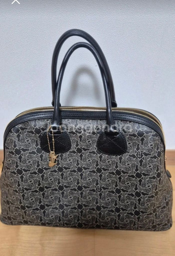 정품. 득템. 명품 셀린느 마카담. 토드 백 가방--0