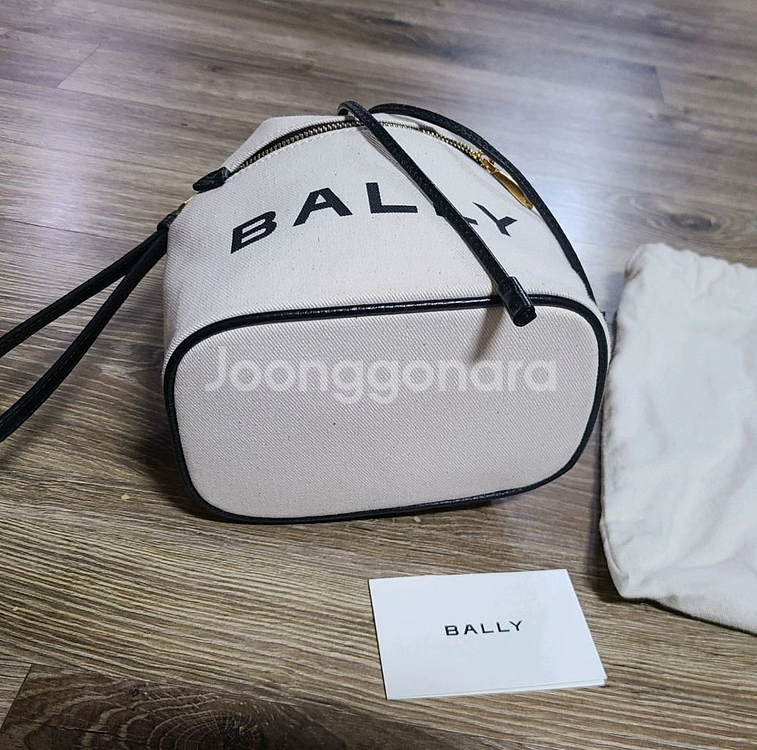 발리 버킷백 가방프라다구찌루이비통셀린느크로스백팩테수토호보백샤넬생로랑프라다디올에르메스로로피아나--7