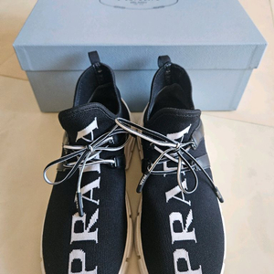 프라다 로고 니트 스니커즈 36