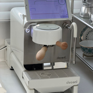 디센트 에스프레소 커피머신 XXL 화이트 판매합니다.