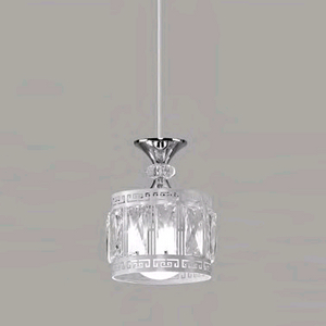 크리스탈 펜던트 조명 이쁨. 8천원