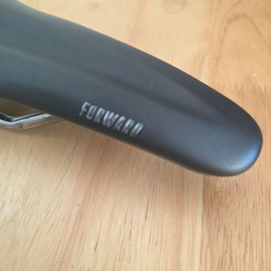 자이언트 CONTACT SL 자전거 안장