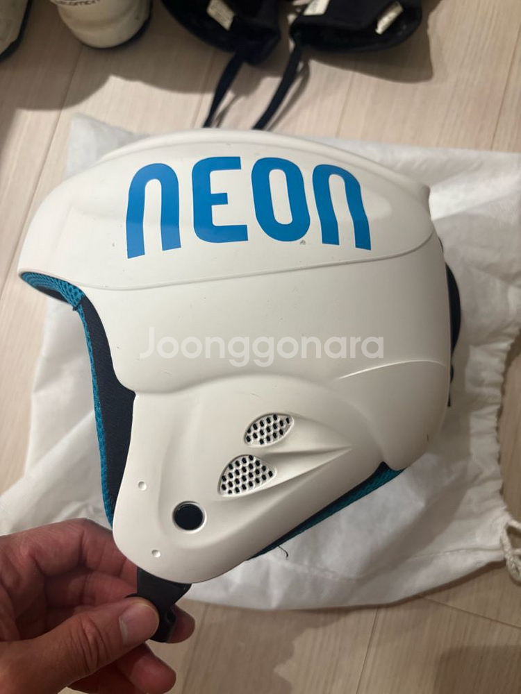 초등학생 네온스키 헬멧 S사이즈,살로몬스키부츠 230싸이즈 일괄판매--0