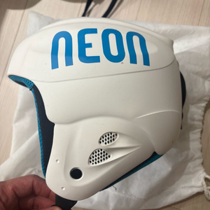 초등학생 네온스키 헬멧 S사이즈,살로몬스키부츠 230싸이즈