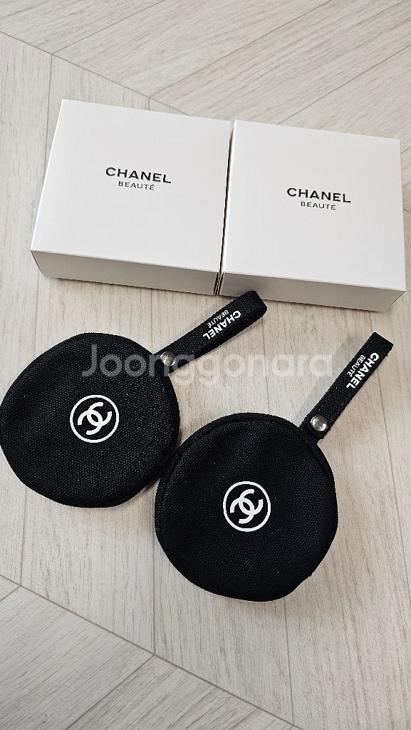 샤넬 뷰티 원형 파우치--4